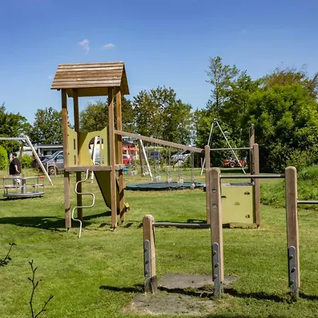 561 Op Recreatiepark De Wielen * Sint Maarten