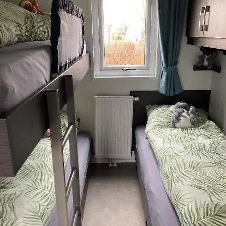 Chalet Chalet 561 Op Recreatiepark De Wielen